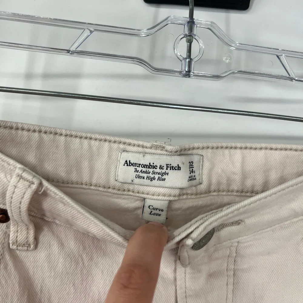 Abercrombie & Fitch Curve Love The Ankle Straight Jeans Ultra High Rise SHORT